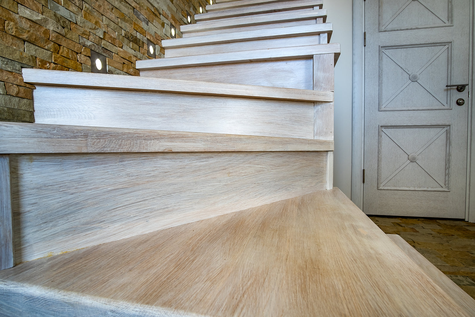 What is Oak Stair Nosing and What Are its Benefits?