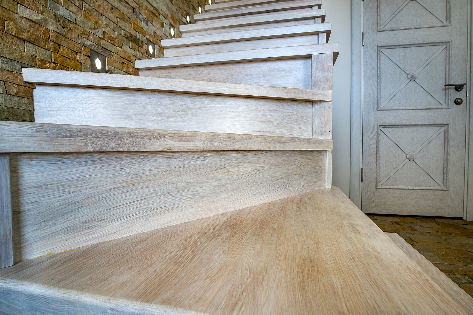 How to Varnish Oak Stairs