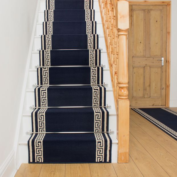 Stair runner with greek border pattern