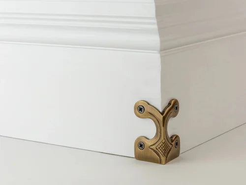 Skirting Skiffers - Antique Brass