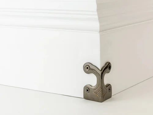 Skirting Skiffers - Antique Bronze